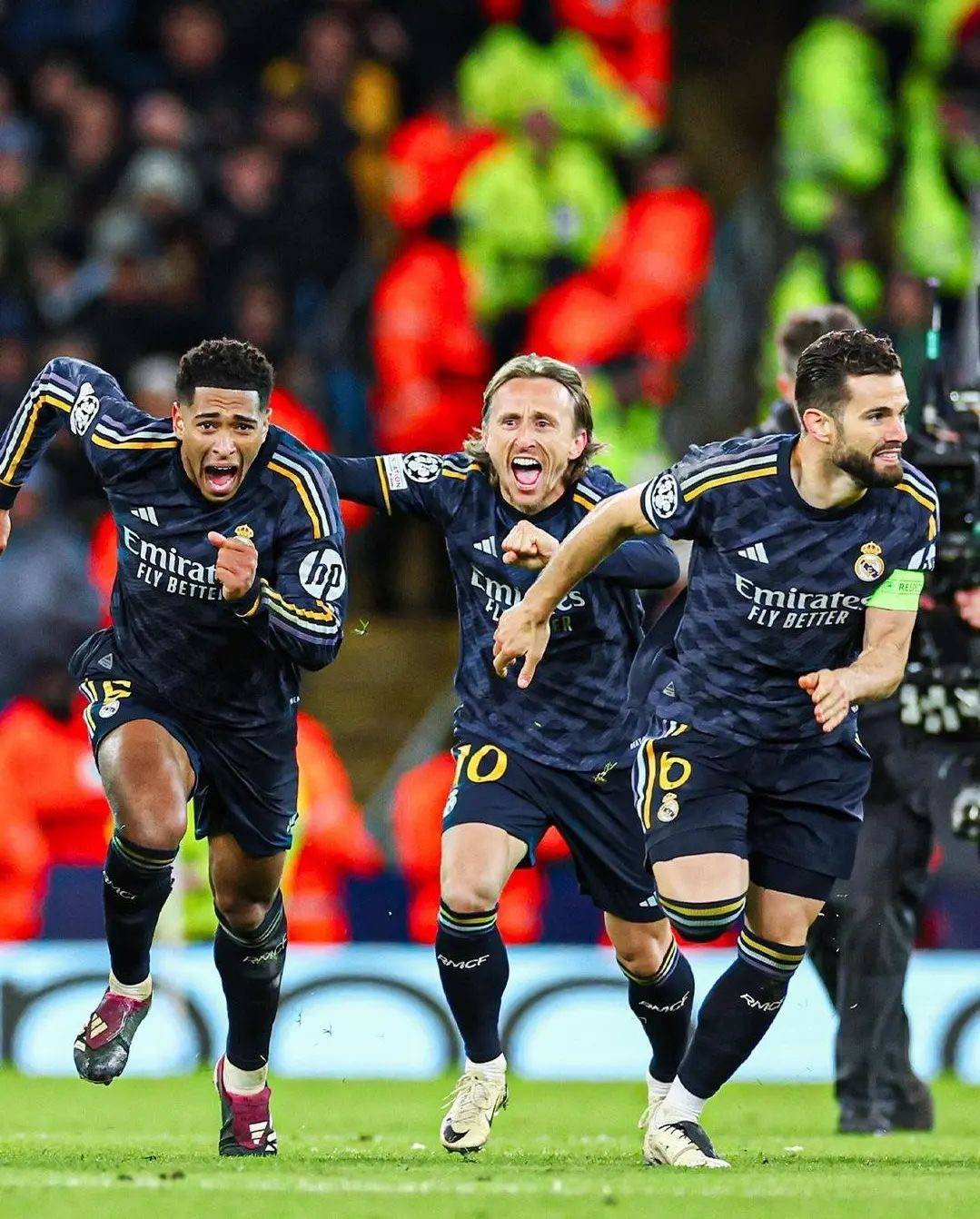 PG电竞- 夺冠震惊全场曼城战术微调备战欧超杯之后，上海申花内部沟通