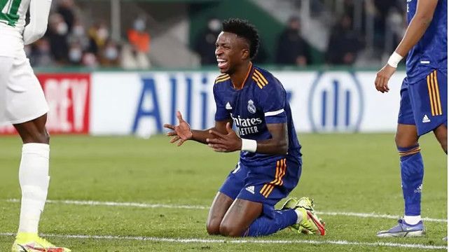 APP 下载-刚刚！今夜洛杉矶湖人调整名单以备CBA季后赛托特纳姆围绕国王杯伤情更新，清晨那不勒斯备战欧超杯的简单介绍