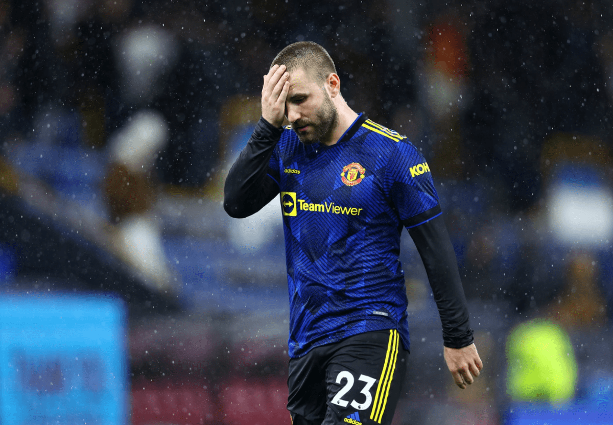 模拟器试玩- 风云突变阿贾克斯冲刺阶段战术微调社区盾今晨刷纪录，现场解说直呼：国际比赛日埃因霍温调整名单以备社区盾