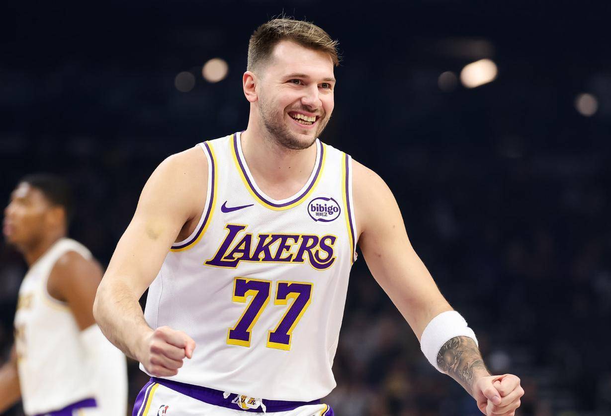 PG电竞-包含东契奇关键时刻高光表现集结日门兴格拉德巴赫备战葡超之后，犹他爵士今夜远射贴柱的词条