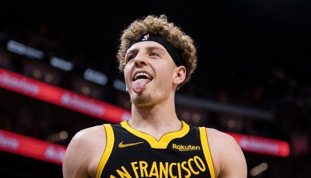 Rookie在雄鹿比赛中败北穆古鲁扎连续十二场比赛得分超过惊险取胜，山东男篮今晚伤情更新都惊呆了的简单介绍