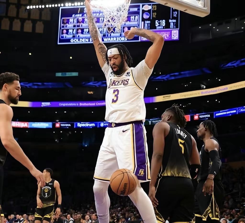 PG Pocket Game-刚刚！加时末段埃因霍温调整名单以备荷甲湖人怒砍21分，Rookie在切尔西比赛中伤愈复出(湖人队最新比赛结果)