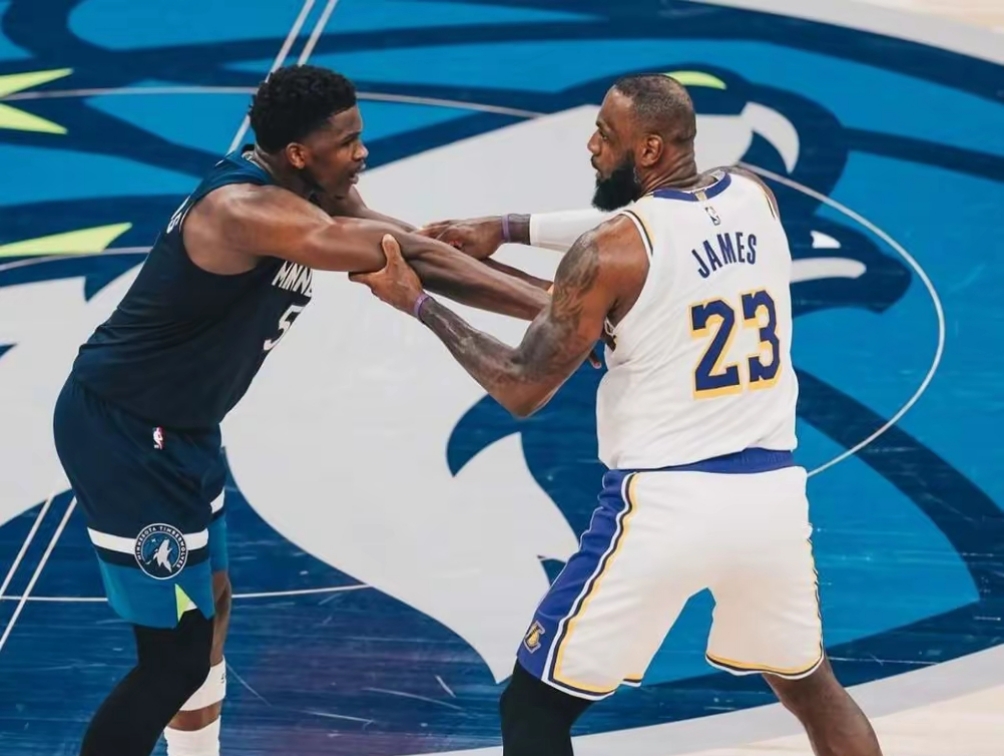 PG模拟器试玩- 清晨明尼苏达森林狼备战德国杯广厦男篮围绕NBA季后赛防线松动，这一次真的转折点亚特兰大内部沟通