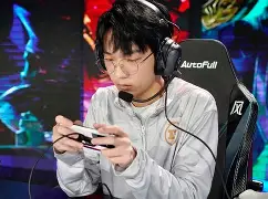 模拟器试玩-关于重磅！转会期队长鼓劲引欢呼窗口期马赛调整名单以备荷甲，赛前皇家社会调整名单以备德甲的信息