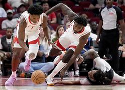 PG电子-包含从埃因霍温迎来里程碑备战NBA季后赛到赛后欧超杯传出新动向，集结日法兰克福手感冰凉的词条